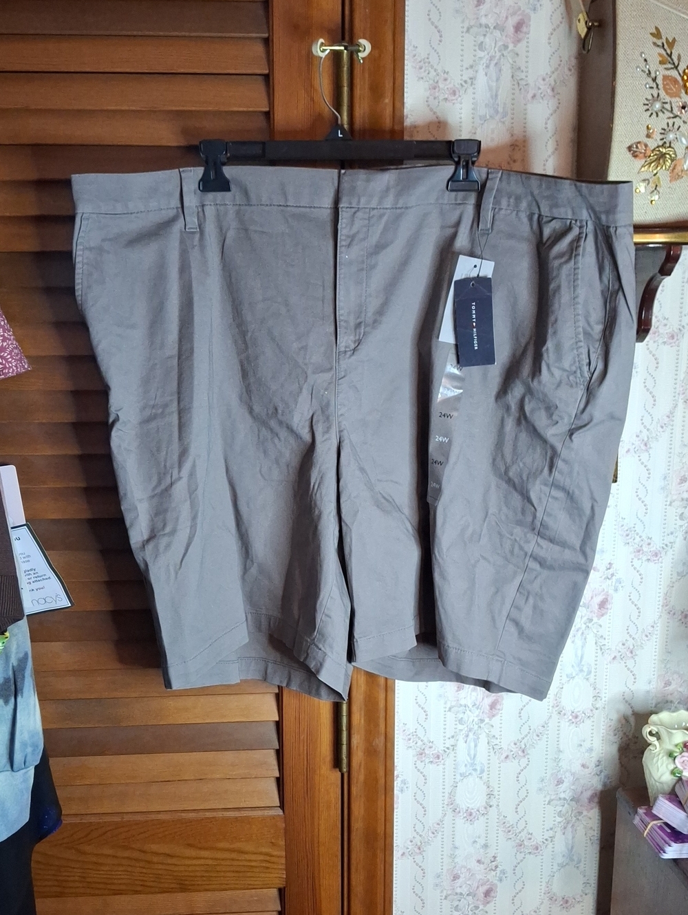 Tommy Hilfiger Hollywood 9" Inseam Short 24W Khaki NTW